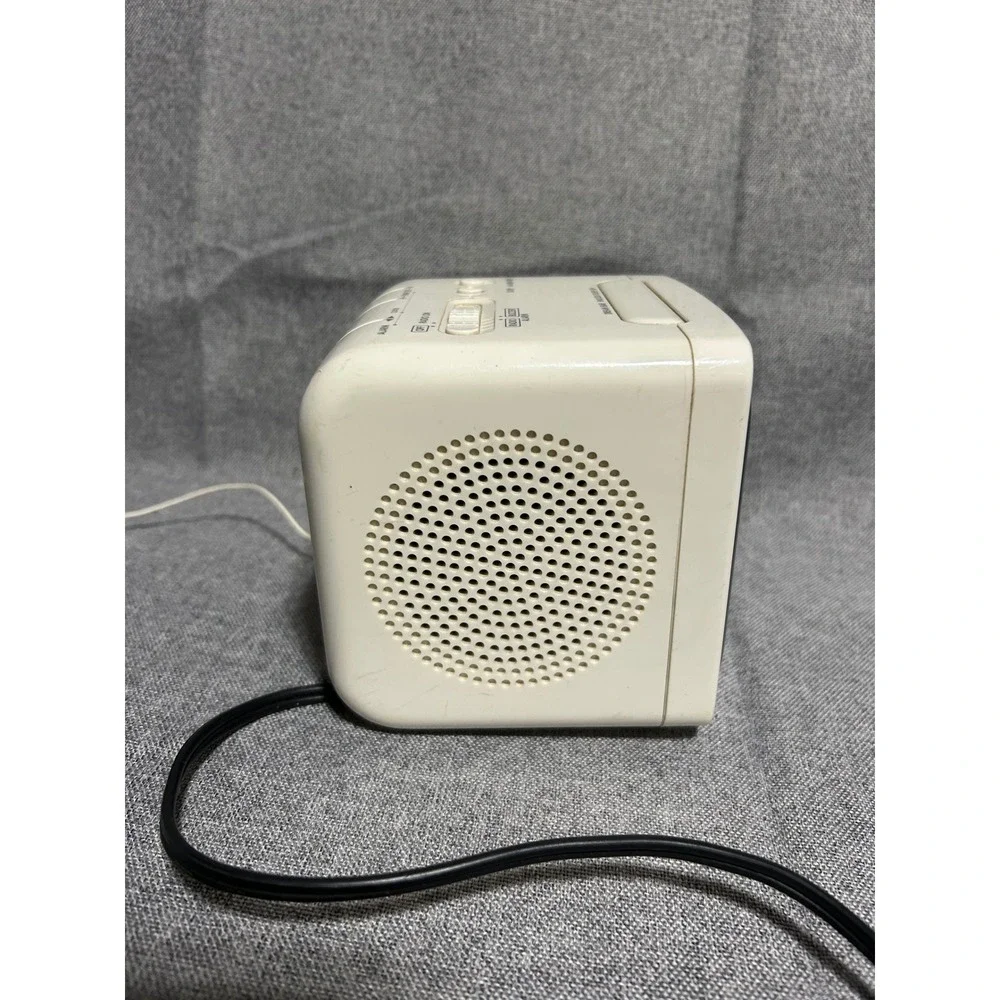Sony‎ Dream Machine Alarm Clock Radio ICF-C120 Vintage Digital AM FM Y2K Retro